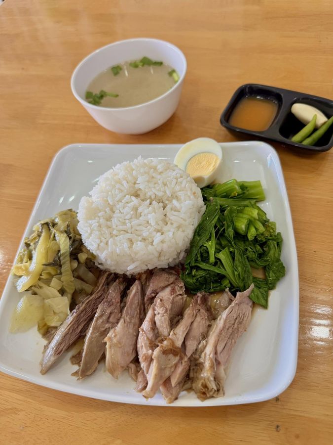 ข้าวขาหมูพร้อมซุป